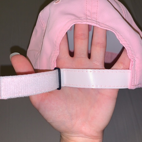 Tommy Hilfiger / Pink Hat - Picture 2 of 4